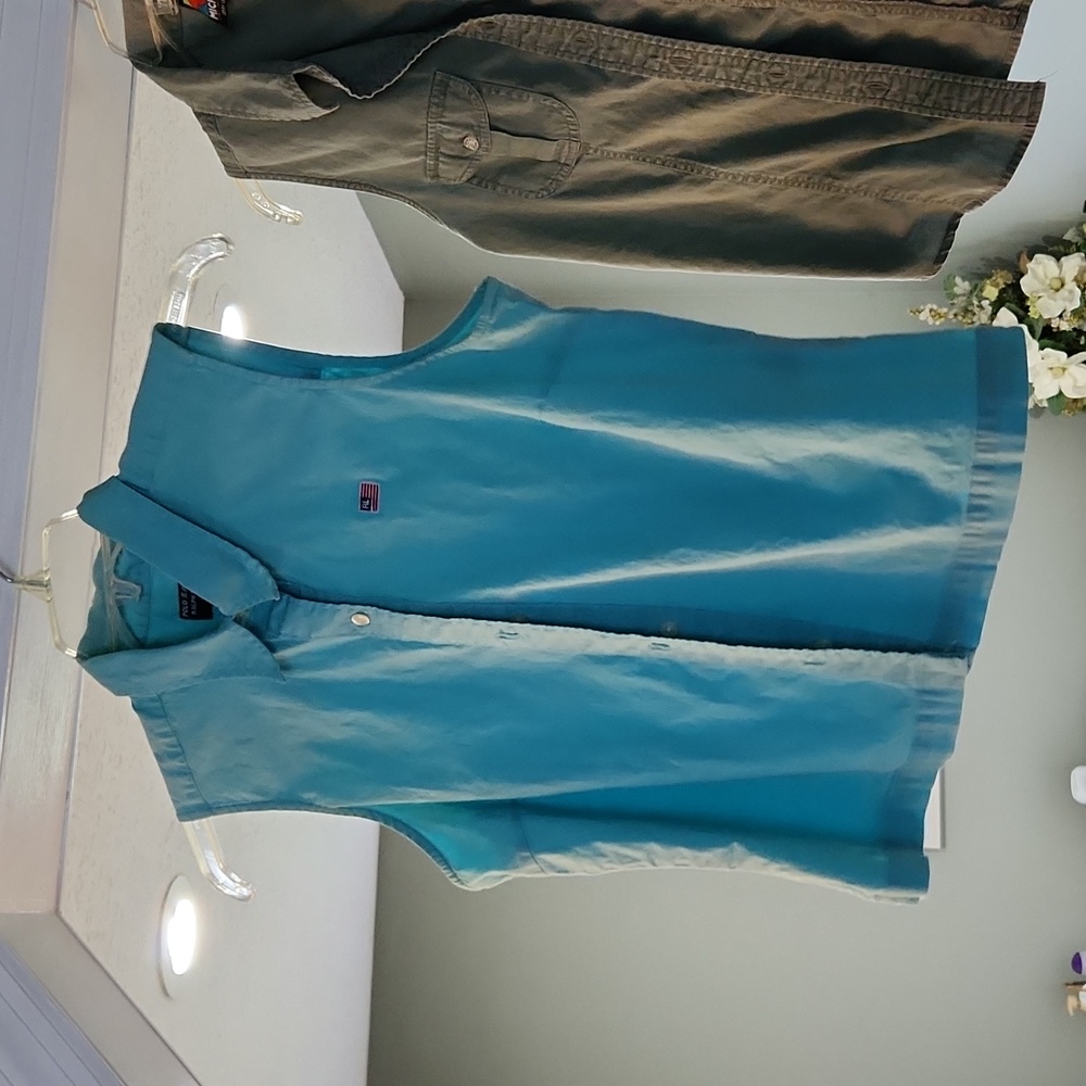 Sleeveless top